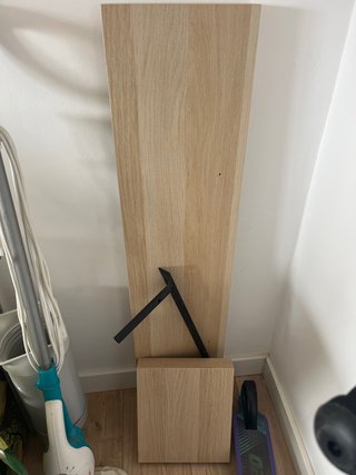 Estanterías de Ikea efecto roble