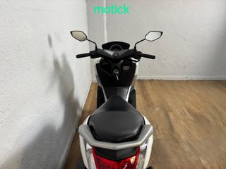YAMAHA NMAX 125