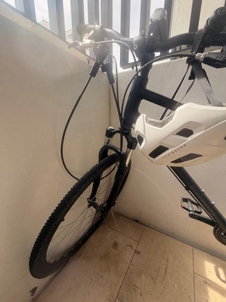 Bicicleta Híbrida Negra