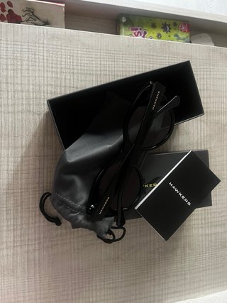 Gafas de sol Hawkers polarizadas con funda