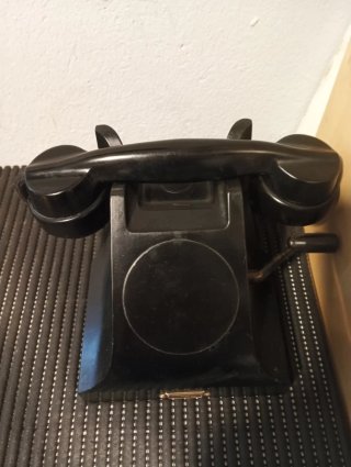 Teléfono antiguo baquelita negro