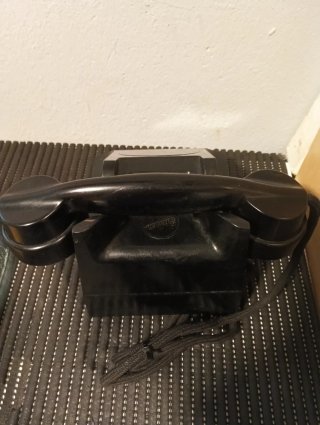 Teléfono antiguo baquelita negro