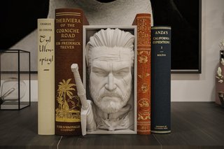 Figura Geralt de Rivia The Witcher Sujetalibros