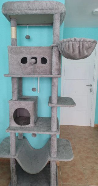 Torre para gatos con varios niveles