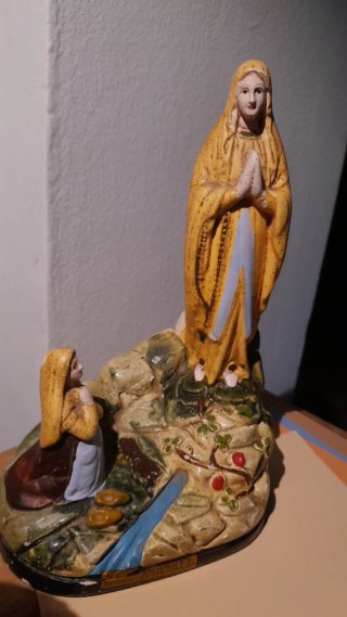 Figura Virgen de Lourdes Escayola