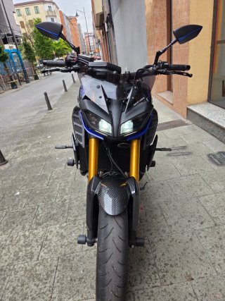 Yamaha MT-09 SP Plata y Azul