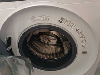 Lavadora Haier Blanca y Negra