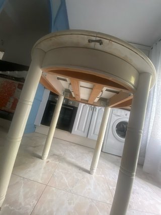Mesa redonda extensible blanca