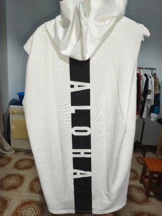 Camiseta sin mangas con capucha