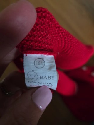 Conjunto bebé rojo lunares talla 18. Pero justa