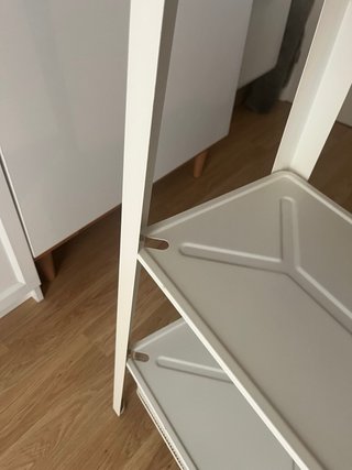 Mesa alta IKEA descatalogada con estructura blanca