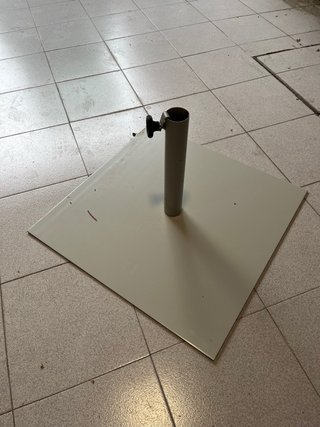 Base para sombrilla de metal y plástico