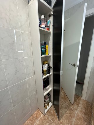 Mueble Estantería IKEA con Puerta