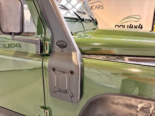 Land Rover Defender 90 TD4