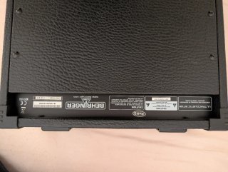 Behringer Ultrabass BT108 Amplificador Bajo