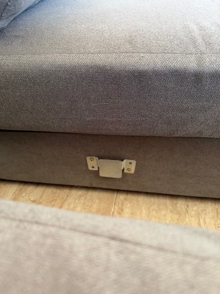 Sofá gris 3 plazas con chaiselongue