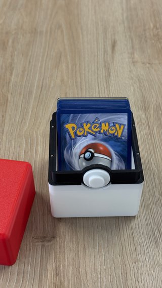 Portacarte Pokeball 3D