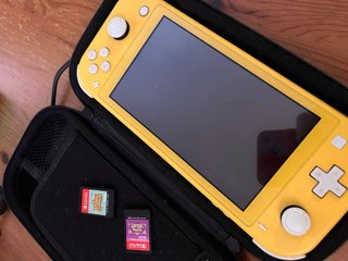 Nintendo Switch Lite Amarilla
