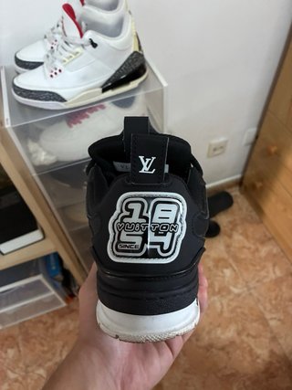 LV skate negras