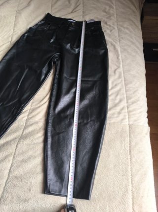 Pantalón polipiel Zara Talla M