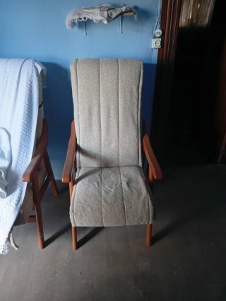 Butacón de tela y madera