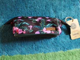 Estuche floral negro y morado