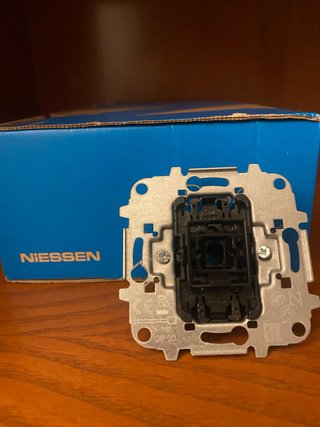 Interruptor bipolar Niessen 8101.2