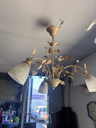 Lámpara de techo forja beige y dorada