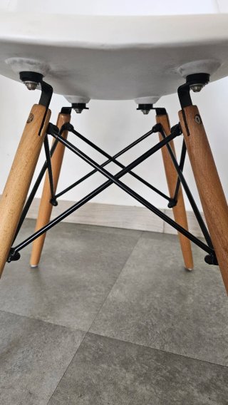 2 Sillas Eiffel Blancas Patas Madera