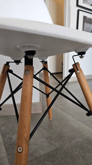 2 Sillas Eiffel Blancas Patas Madera