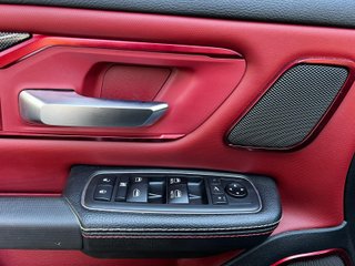 RAM 1500 Rebel Night 5.7L HEMI V8 401 cv