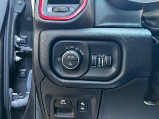 RAM 1500 Rebel Night 5.7L HEMI V8 401 cv
