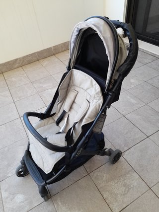 Silla de paseo Tutti Bambini Momi ligera