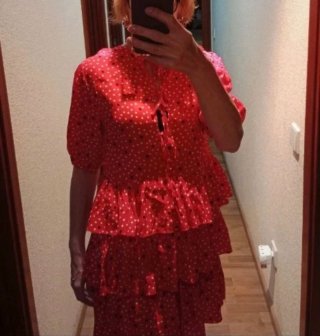 Vestido rojo lunares volantes