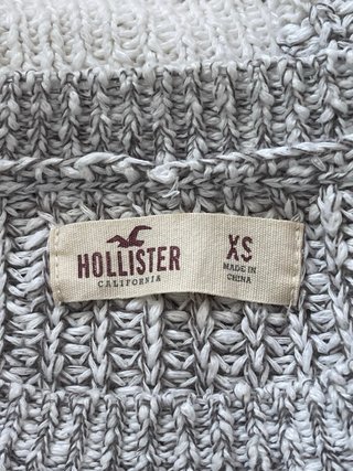 Jersey Hollister Rayas Gris y Blanco Talla XS