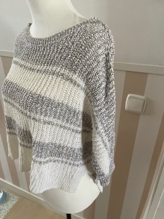 Jersey Hollister Rayas Gris y Blanco Talla XS