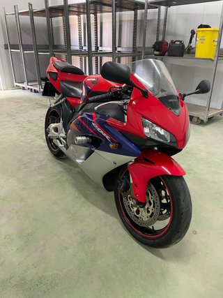 Honda CBR1000RR - Muy cuidada