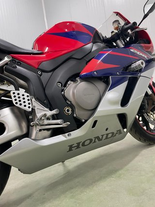 Honda CBR1000RR - Muy cuidada