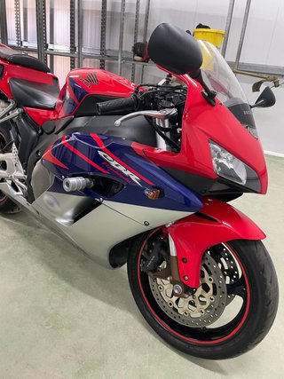Honda CBR1000RR - Muy cuidada