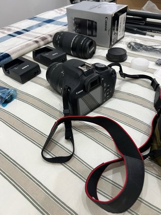 Canon EOS 1200D + 2 objetivos + trípode + bolsa