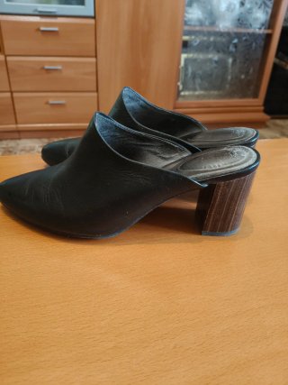 Zuecos Pikolinos piel negros talla 38