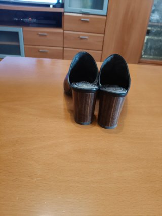 Zuecos Pikolinos piel negros talla 38