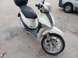 Piaggio Liberty 125 Scooter Blanca