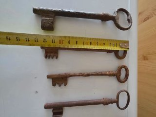 Lote 5 llaves antiguas de hierro