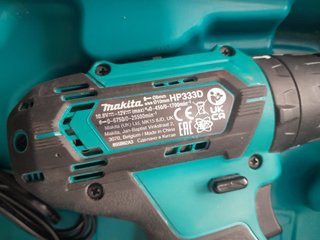 Taladro Atornillador MAKITA + kit   (MUY POCO USO)