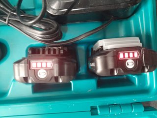 Taladro Atornillador MAKITA + kit   (MUY POCO USO)