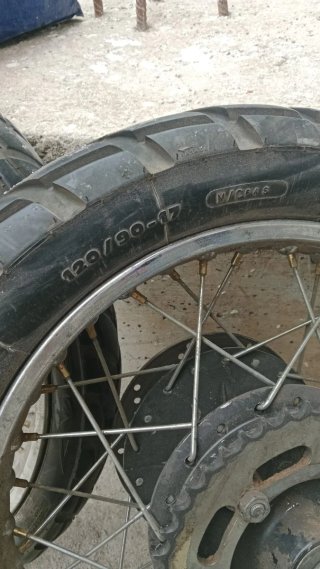 Rueda de moto Michelin 120/90-17