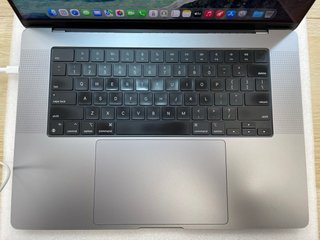 MacBook Pro 16” M1 Pro 16GB 512GB Gris Batería 84%