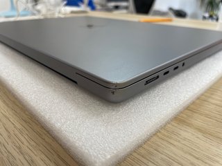 MacBook Pro 16” M1 Pro 16GB 512GB Gris Batería 84%