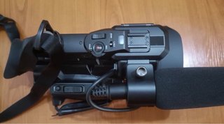 Videocámara 4K JVC GY-HM170e+mi
